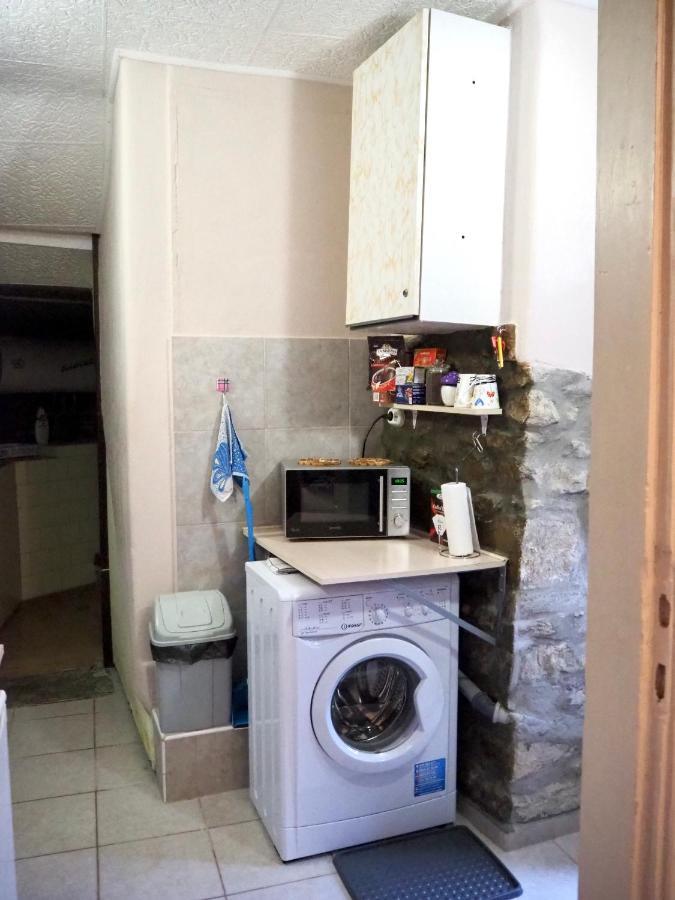 Authentic Guest Stay In The Heart Of Veliko Tarnovo Студио С Изглед Към Царевец Luaran gambar