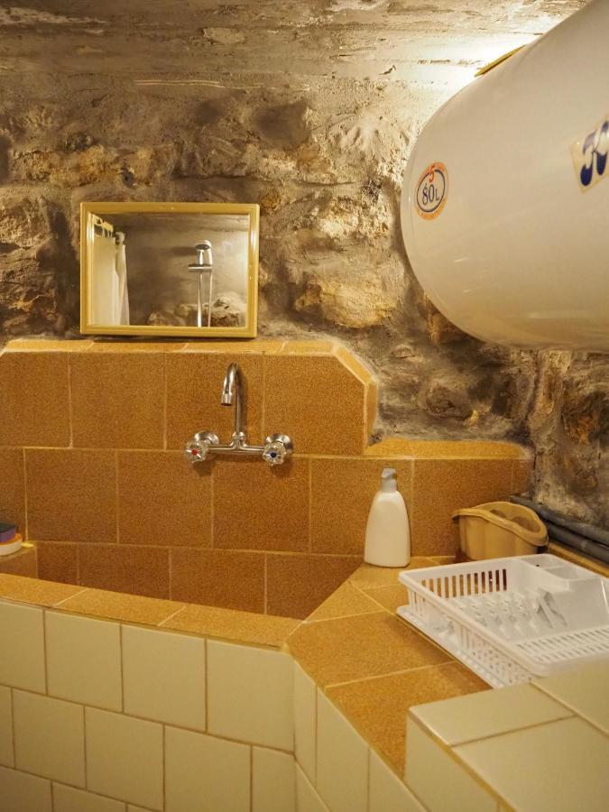 Authentic Guest Stay In The Heart Of Veliko Tarnovo Студио С Изглед Към Царевец Luaran gambar