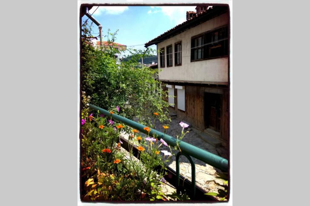 Authentic Guest Stay In The Heart Of Veliko Tarnovo Студио С Изглед Към Царевец Luaran gambar