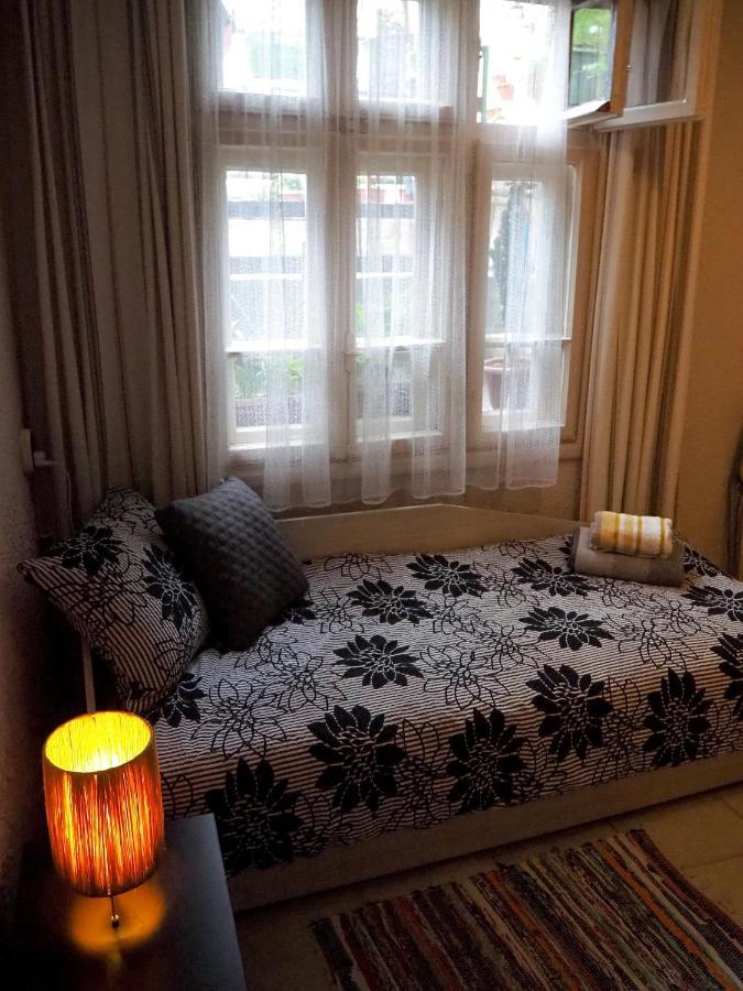 Authentic Guest Stay In The Heart Of Veliko Tarnovo Студио С Изглед Към Царевец Luaran gambar