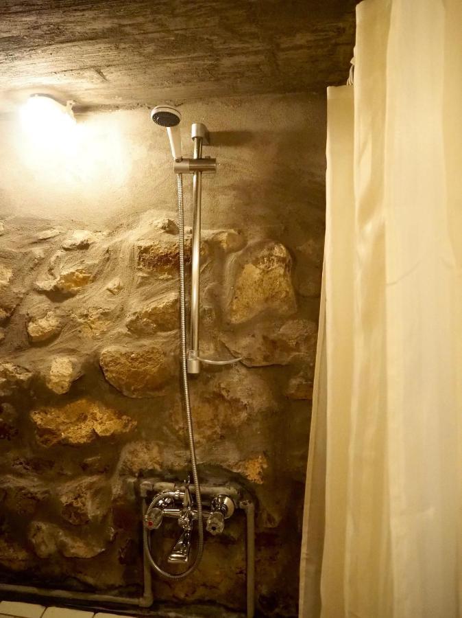 Authentic Guest Stay In The Heart Of Veliko Tarnovo Студио С Изглед Към Царевец Luaran gambar