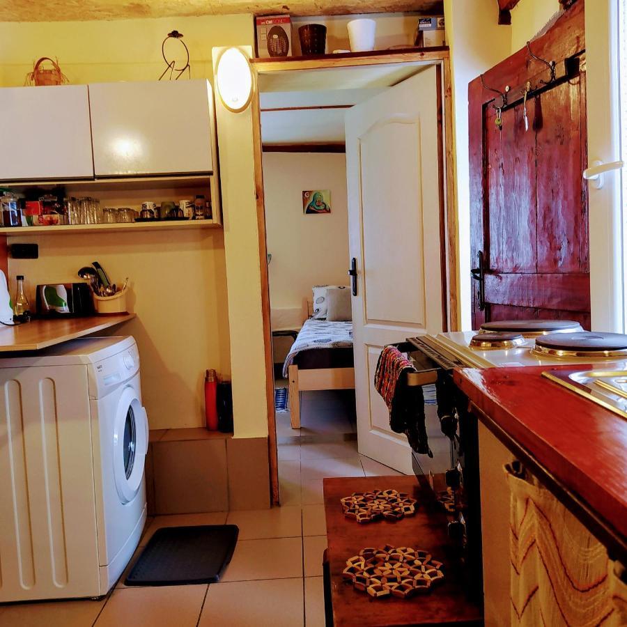 Authentic Guest Stay In The Heart Of Veliko Tarnovo Студио С Изглед Към Царевец Luaran gambar