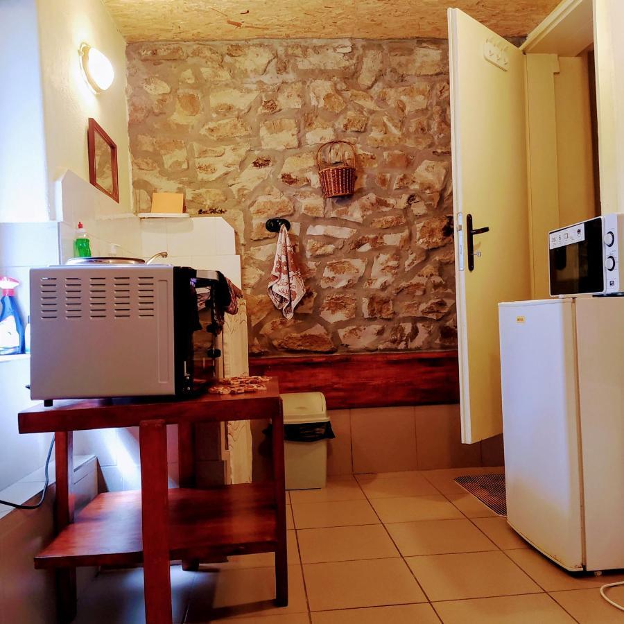 Authentic Guest Stay In The Heart Of Veliko Tarnovo Студио С Изглед Към Царевец Luaran gambar