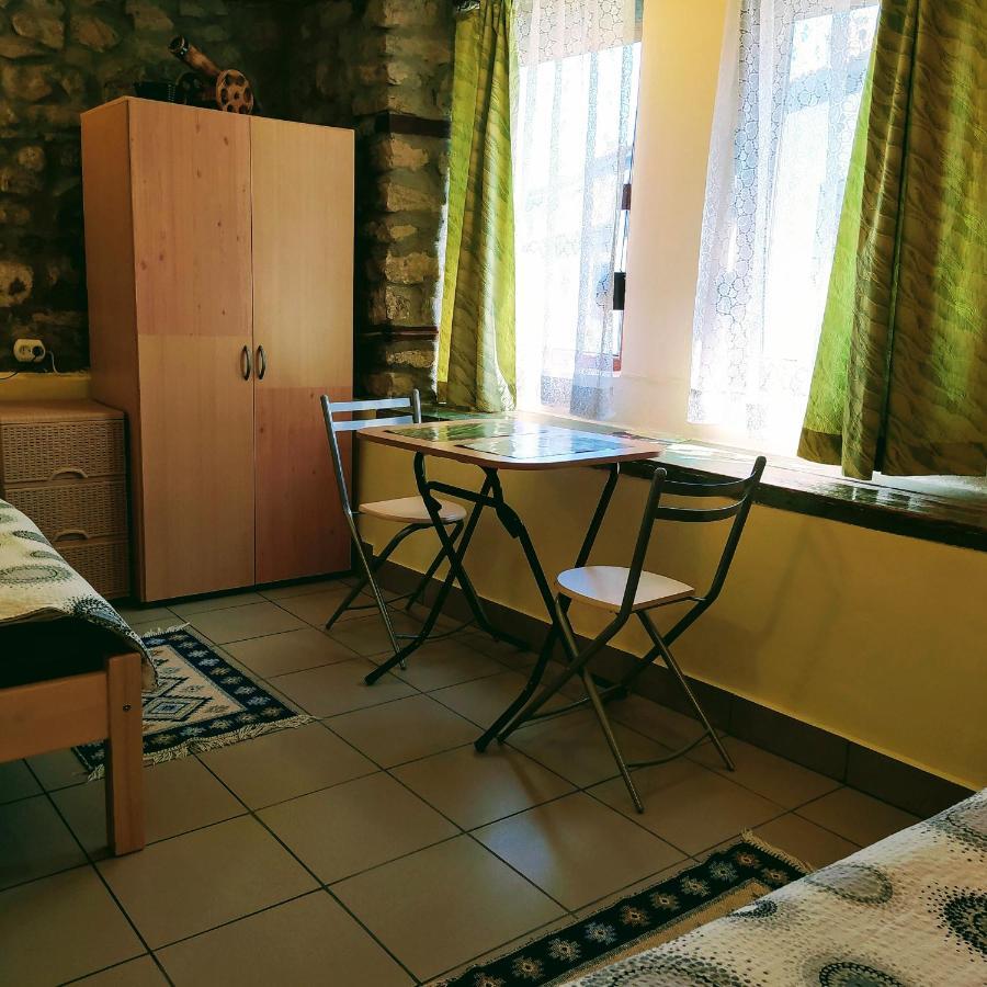 Authentic Guest Stay In The Heart Of Veliko Tarnovo Студио С Изглед Към Царевец Luaran gambar